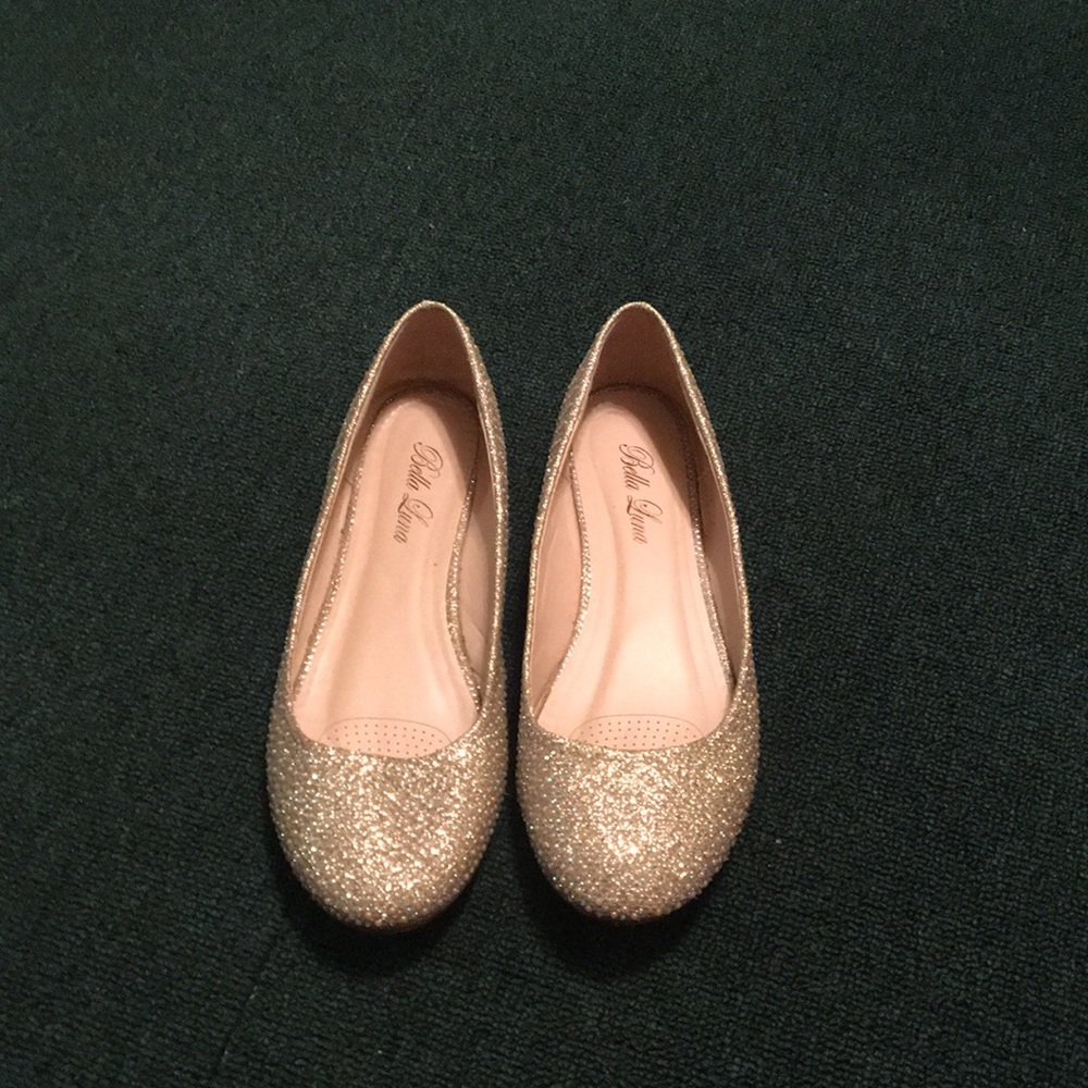 Flat shoes
